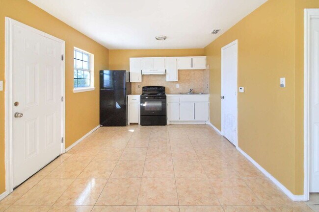 1309 W St Francis Ave
