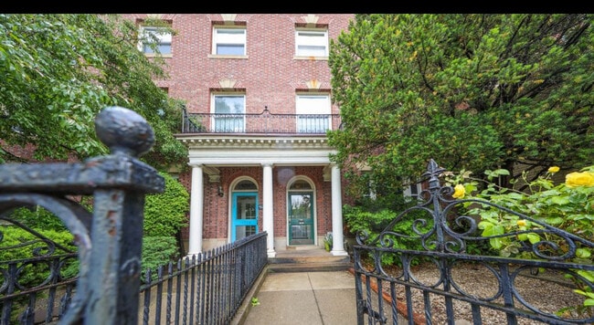 Building Photo - 1712 Beacon St Unit 2 Rental