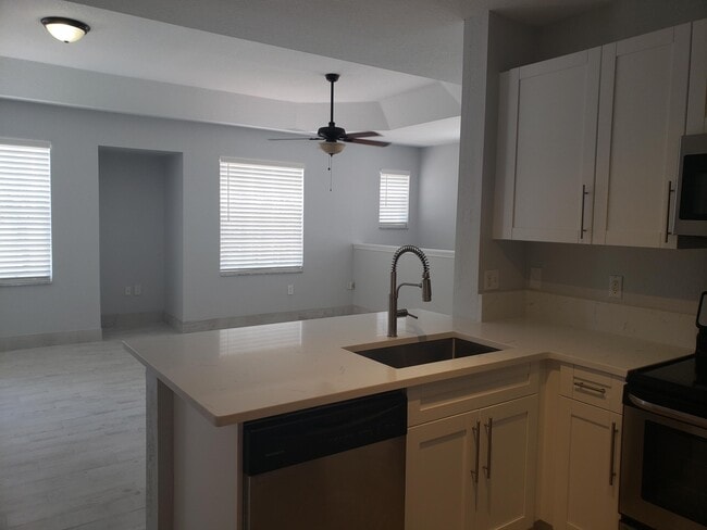 Photo - 1005 Belmont Pl Unit 1005