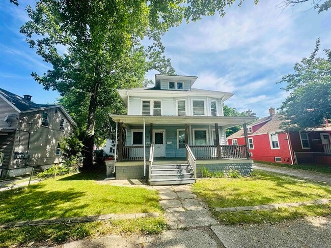 722 E Grape St Unidad 2