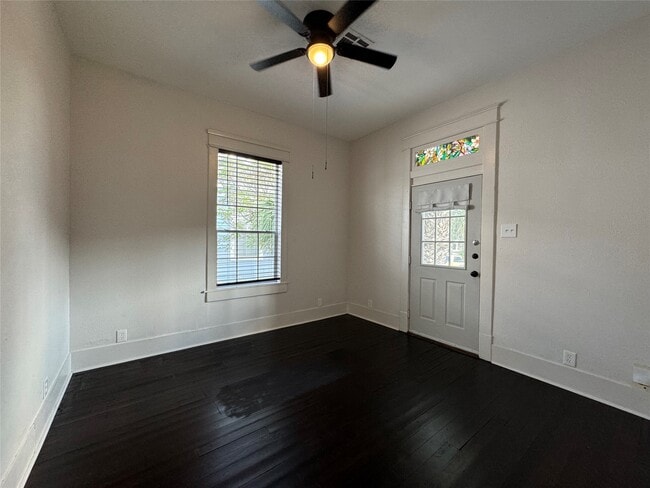 Photo - 805 St Marys Blvd