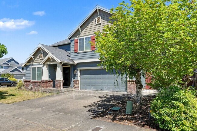 Photo - 305 SE Casting St