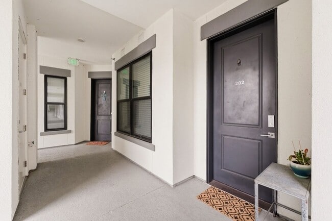 Photo - 15260 TX-105 Unidad 202