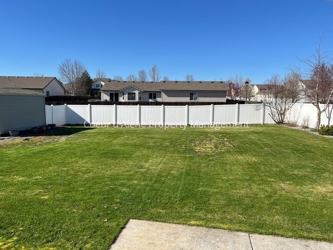 Photo - 3 bed house with Bonus Room in The Landings!