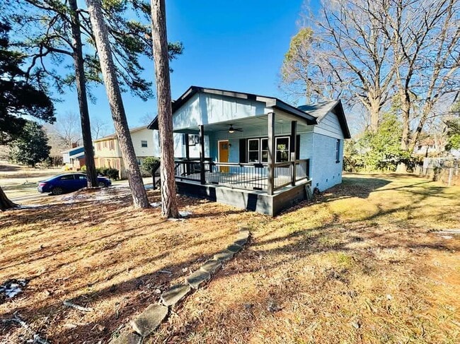 Photo - 1001 Archdale Dr