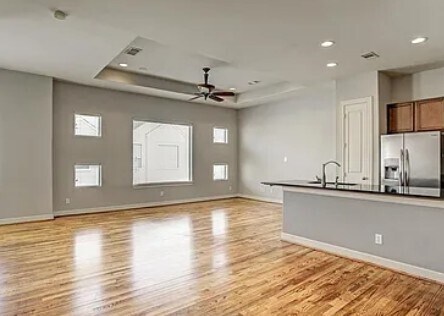 Photo - 3811 Center Plaza Dr