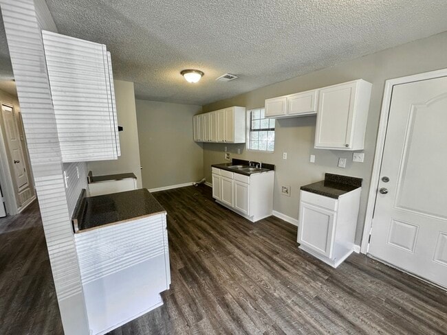 Photo - 1730 Swift St