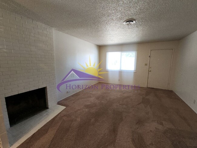 1430-1432 Topaz Way