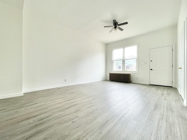 Photo - 276-276 Lincoln St Unit Main