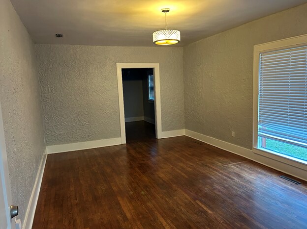 Photo - 6420 New Kings Rd