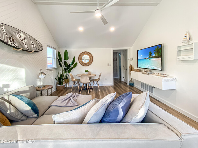 Photo - 110 Curtis Pl