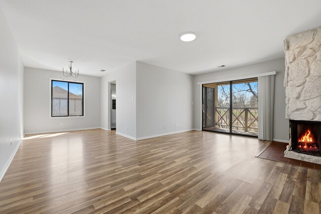 Photo - 905 Knottingham Dr Unit 2A