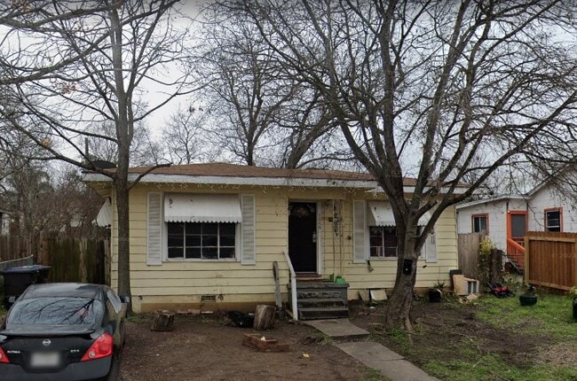 Photo - 1046 Poinsettia House