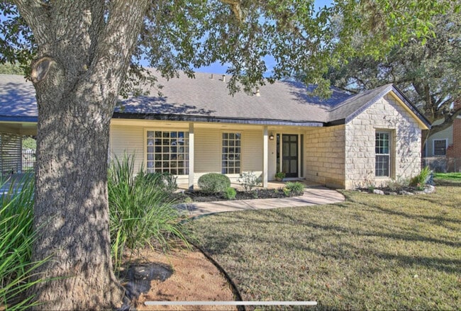 Building Photo - 116 E Evergreen St