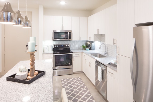 Photo - Magnolia off Henderson