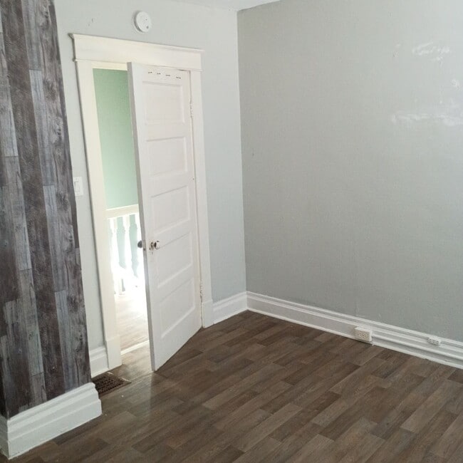 Photo - Cute Update 2 bedroom in convenient location!