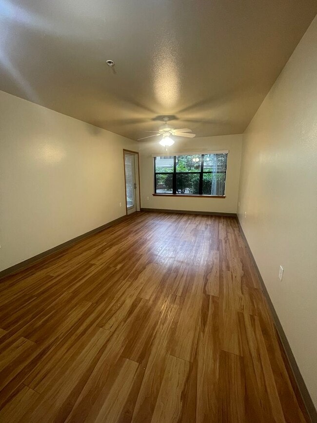 Photo - Lovejoy Station