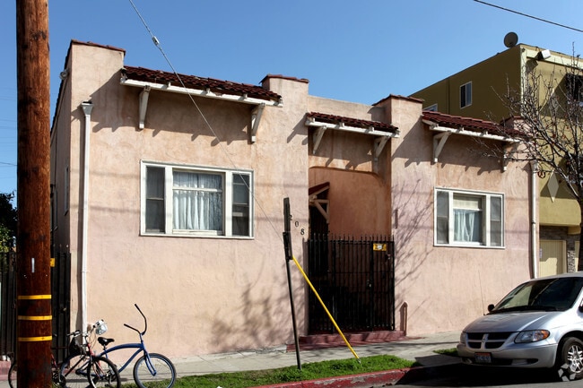 Building Photo - 1208 Daisy Ave