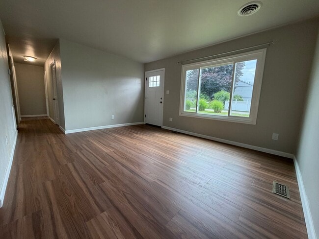 Photo - 407 Rothey Dr