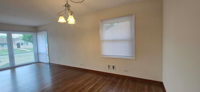 8607 N Osceola Ave