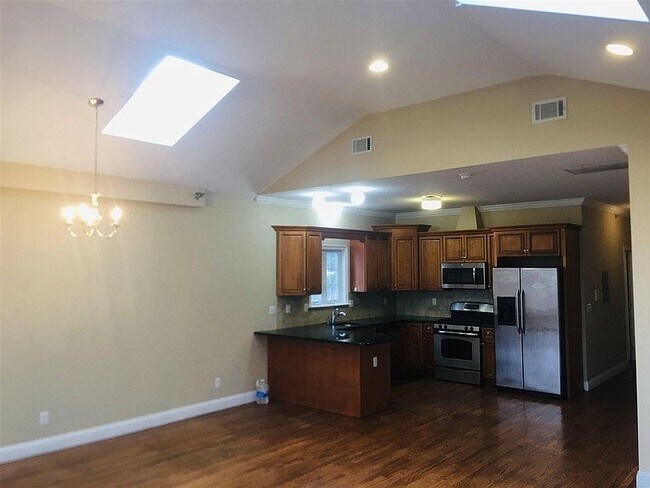 Photo - 272 St Pauls Ave Unit 1