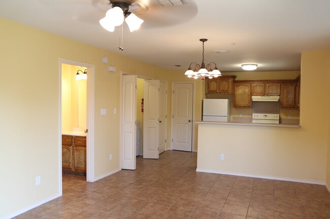 Photo - 502 Rock Cir Unidad 2