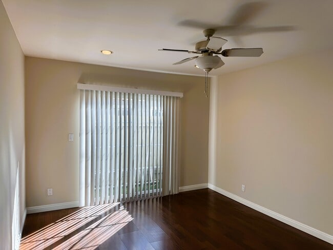 Primary Bedroom - 817 18th St Unit 3