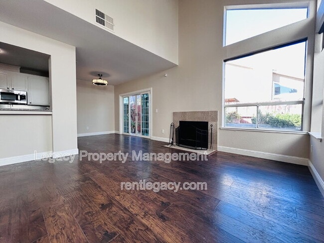 232 Redstone Cir