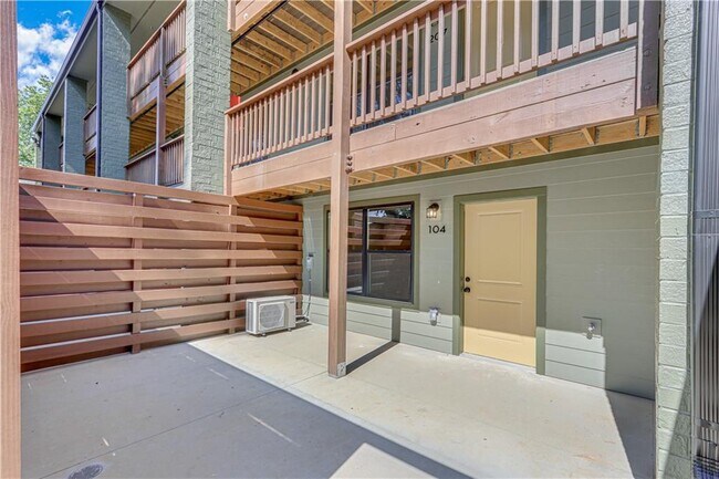 Photo - 710 Jesse Jewell Pkwy SE Unit 105