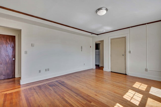 Photo - 17 Howe Street