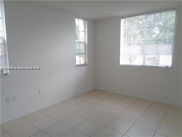 Photo - 720 SW 111th Ave Unit CONDO