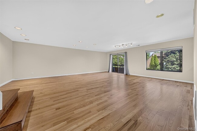Photo - 46 Acorn Ponds Dr