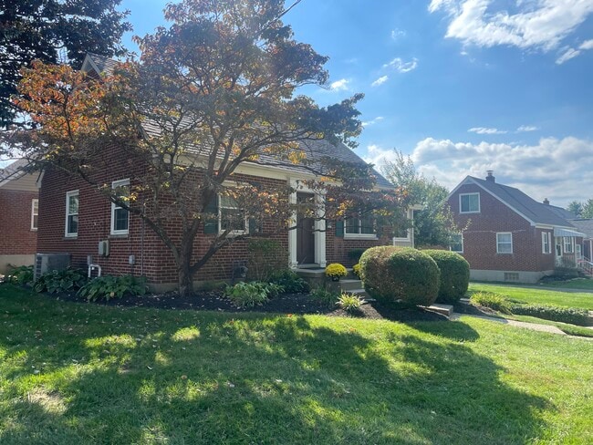 Encantador Cape Cod - 2641 Vanderen Dr