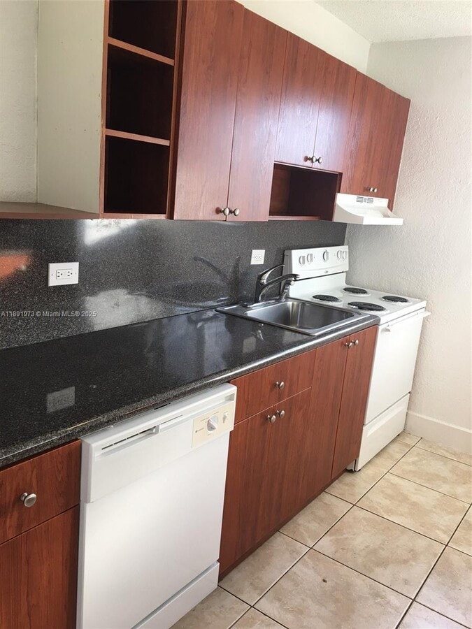Photo - 458 SW 10th St Unidad 5