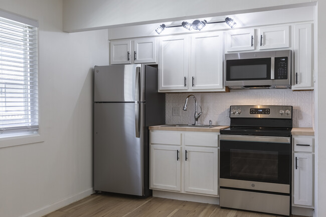 Photo - Cuming St Apartments