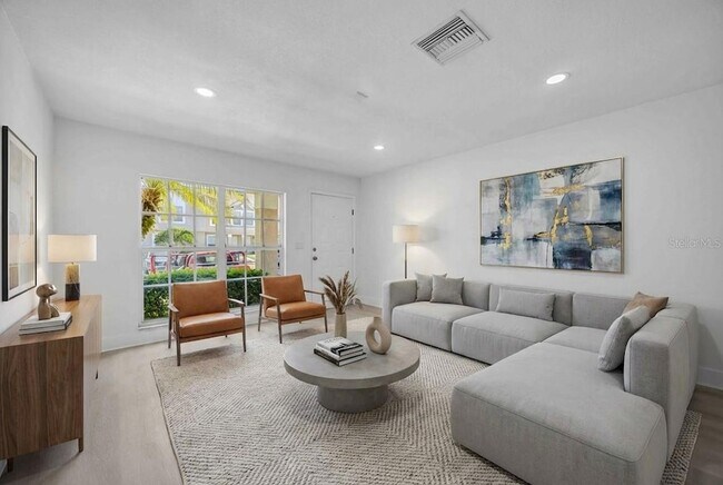 Photo - 727 Kensington Lake Cir