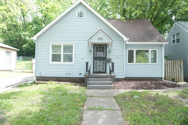 Building Photo - 3 Bedroom house