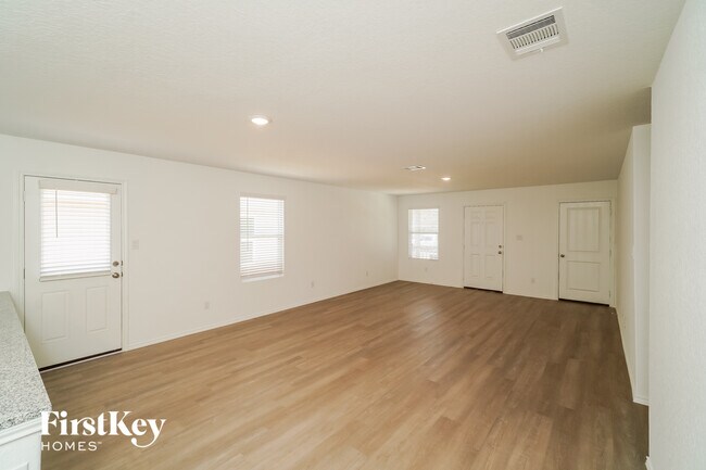 Photo - 10414 McClintock Dr