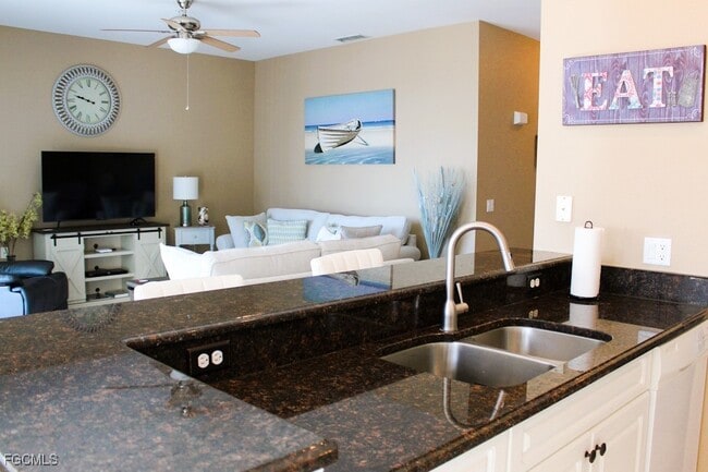 Photo - 16685 Lake Cir Dr Unidad 1044