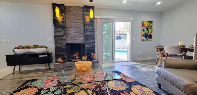 Photo - 3327 Seminole Cir