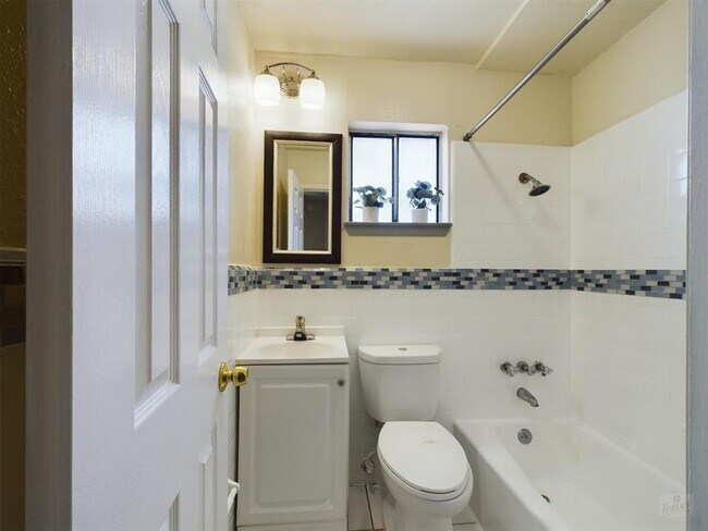 Building Photo - 5300 Guadalupe St Unit 6201 Rental