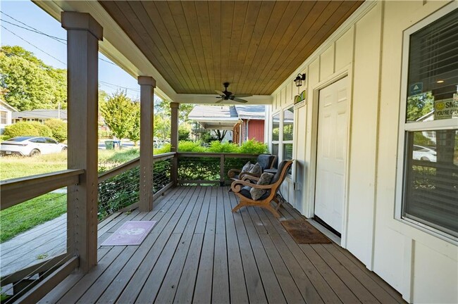 184 Laurel Ave SW