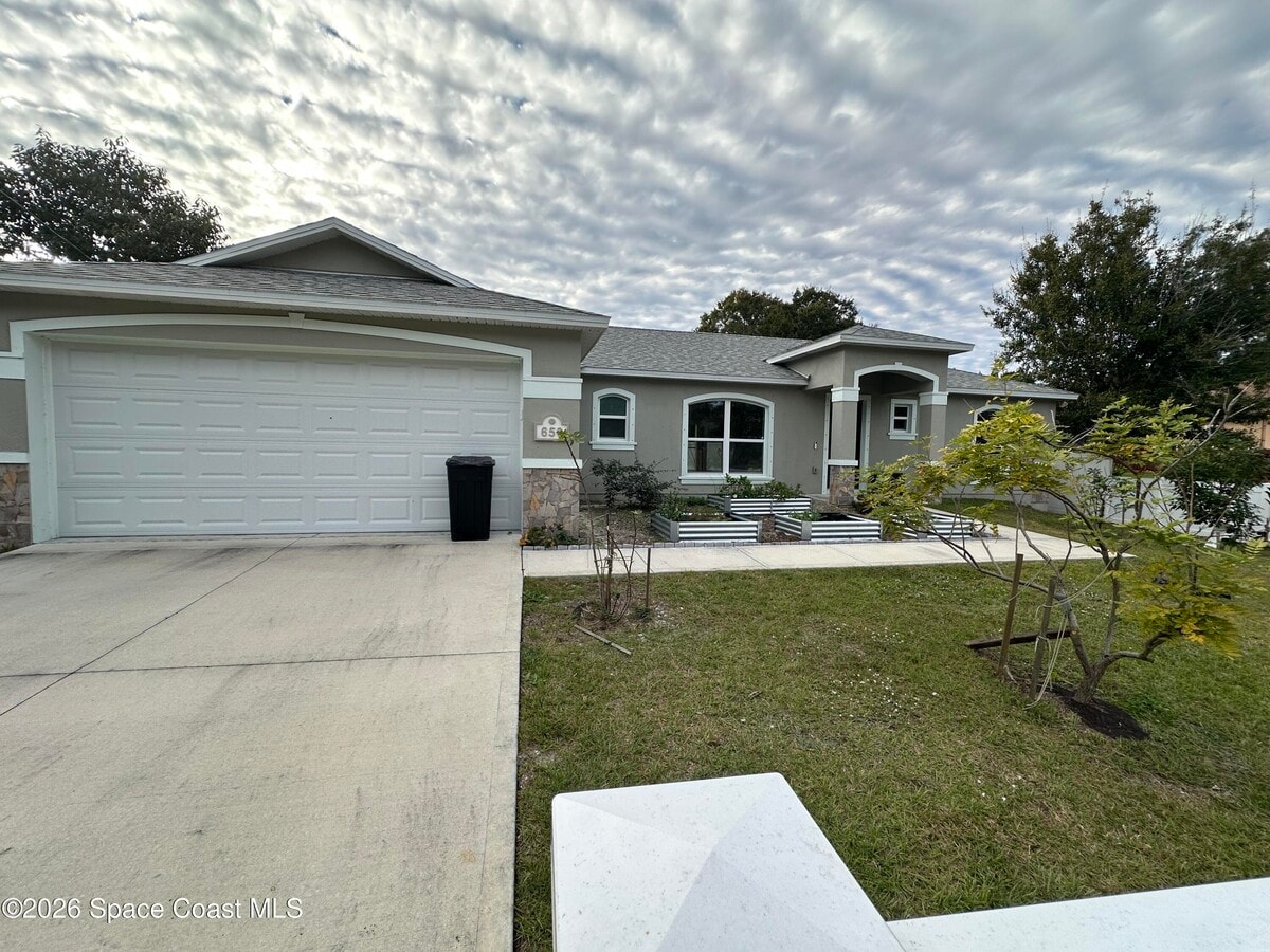 Photo - 650 Rockinghorse Rd