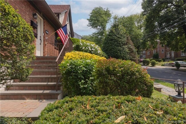 Photo - 55 W Devonia Ave