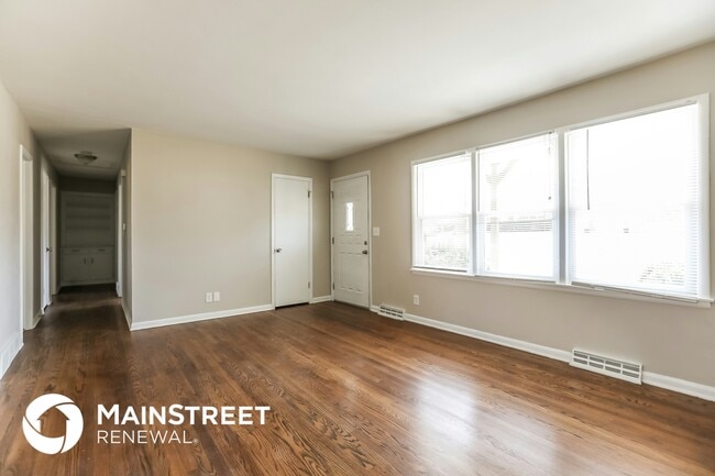 Photo - 13000 E 54 St