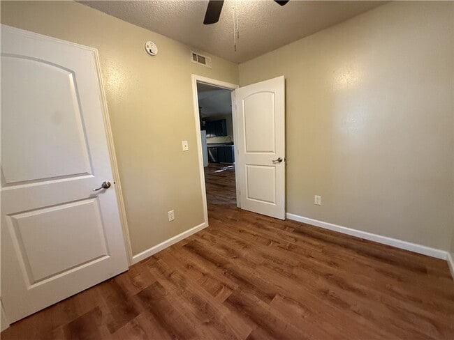 Photo - 3701 Overland Cir