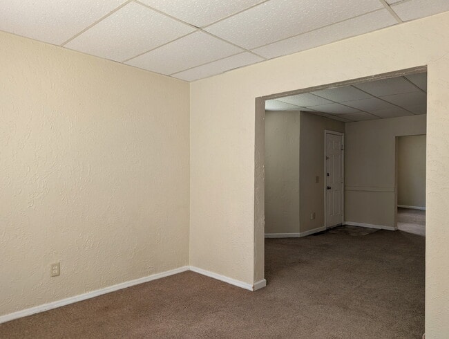 Photo - 2 Bedroom Lower Duplex In Green Bay