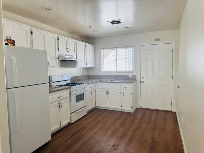 Photo - 7228 Independence Ave