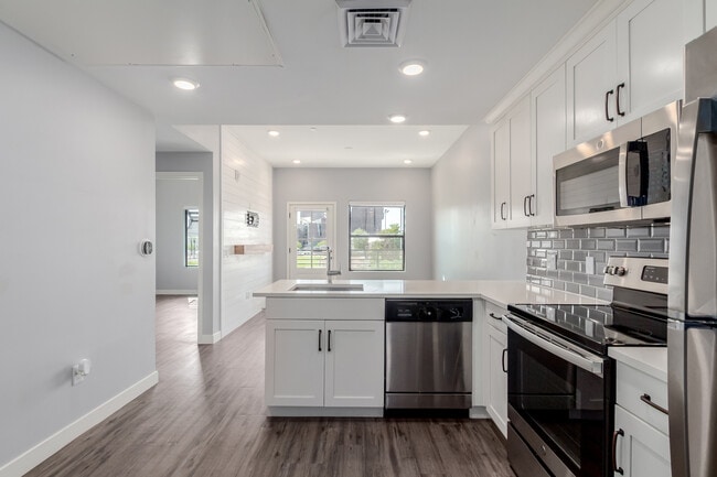 Building Photo - 475 N 9th St Unit 303