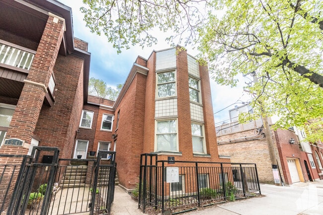 Photo - 1545 W Addison St Unit GDN